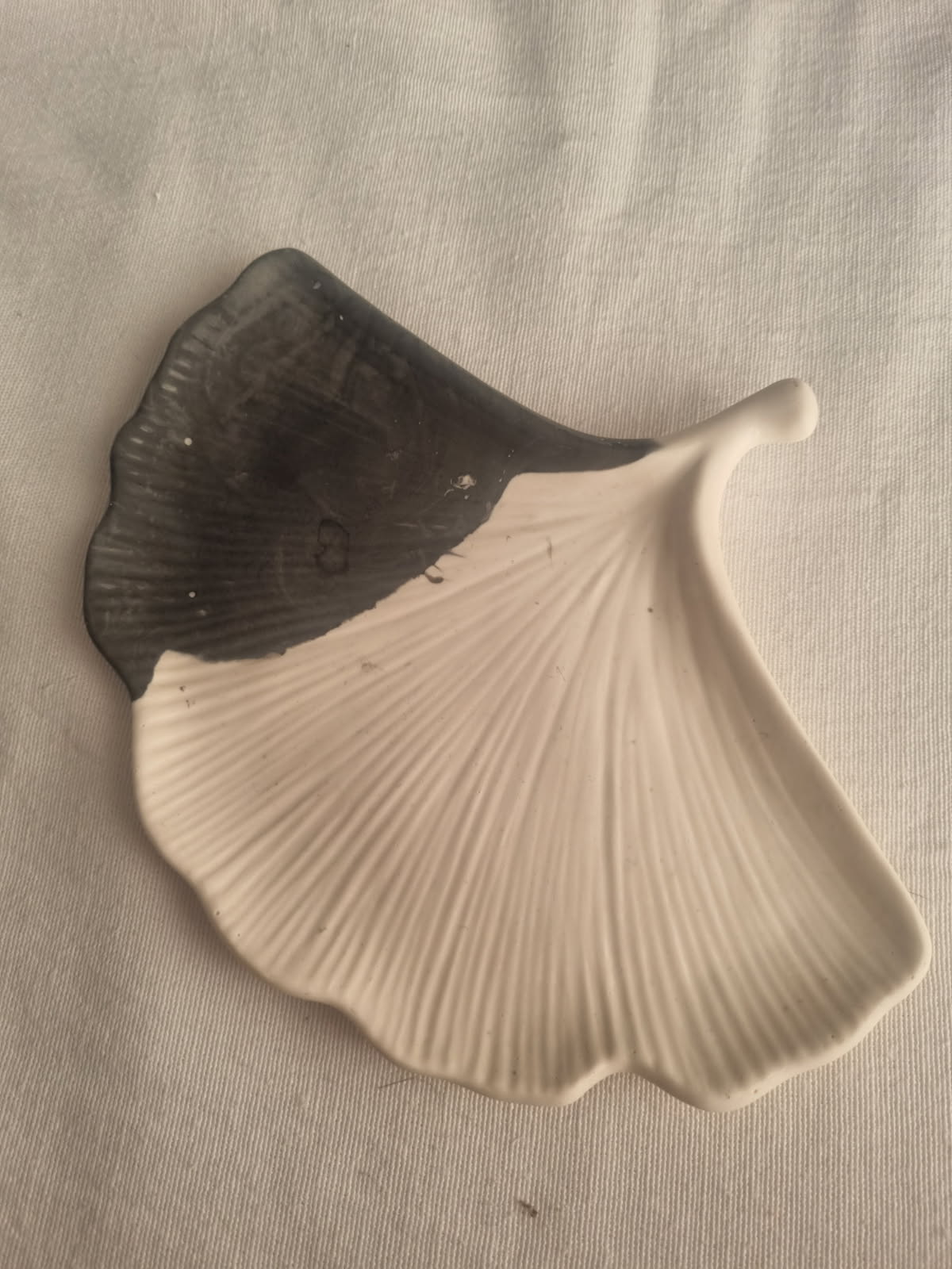 Eden – Coupelle Feuille en Jesmonite